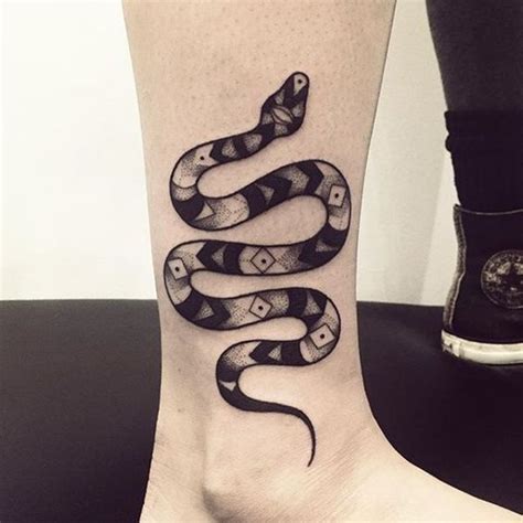 90 Slithering Snake Tattoos for Men and Women to Wear | Pomysły na tatuaż, Tatuaż, Tatuaże