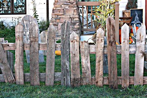 My Spooky Pallet Halloween Headstones | Halloween fence, Pallet halloween, Halloween headstone