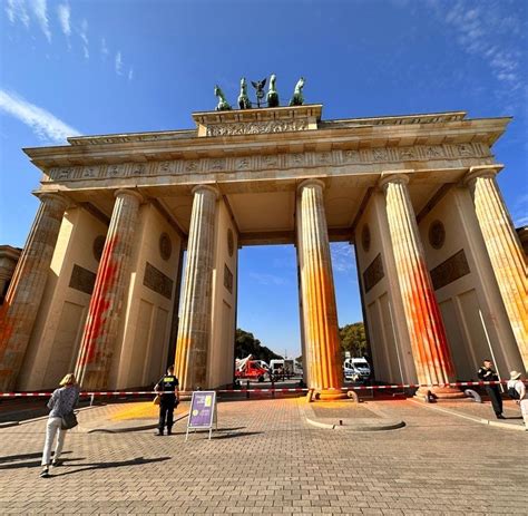 Brandenburg Gate vandalized with paint in Climate Protest