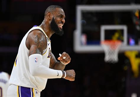 NBA insider doesn't think LeBron's game is 'pretty' like Michael's, Kobe's or Steph's: 'LeBron ...