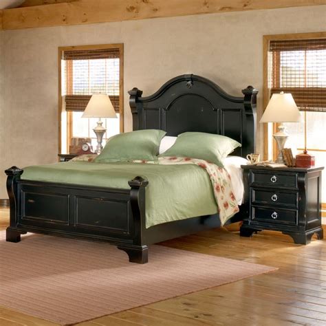 Heirloom 3 Piece Bedroom Set in Black | DCG Stores