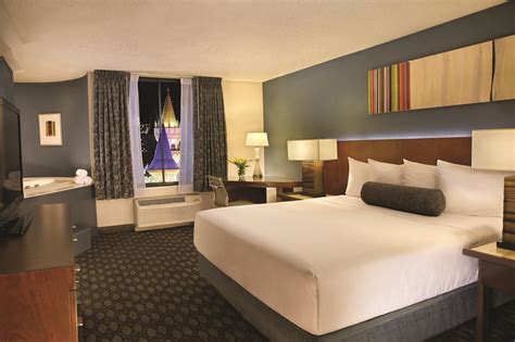 Excalibur Hotel (Pet-friendly) Resort (Las Vegas (NV)) - Deals, Photos ...