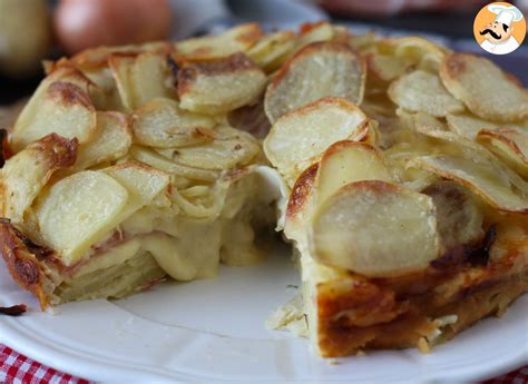 Raclette and potatoes cake - video recipe! - Recipe Petitchef