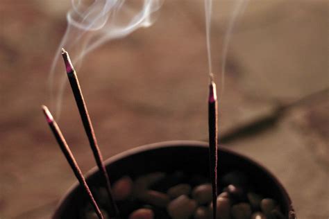 10 Best Incense Scents To Help You Sleep - That Crystal Site