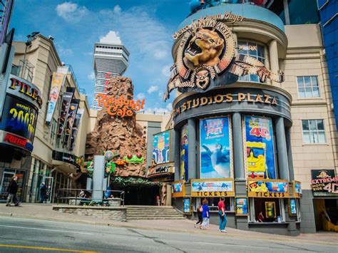 Clifton Hill Niagara Falls - 14 Photos to Inspire You to Visit