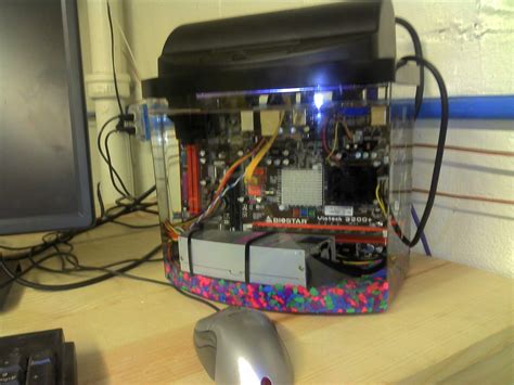 Someone please explain this fish tank.. : buildapc