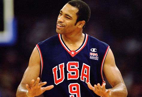 Atlanta Hawks: Remembering Vince Carter’s Insane 2000 Olympics Dunk