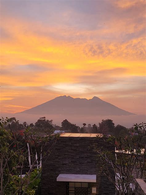 Gunung Salak by nreneet on DeviantArt