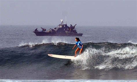 Surfing in Hikkaduwa / JPSA World Tour 2010 | SRI LANKA, Hik… | Flickr