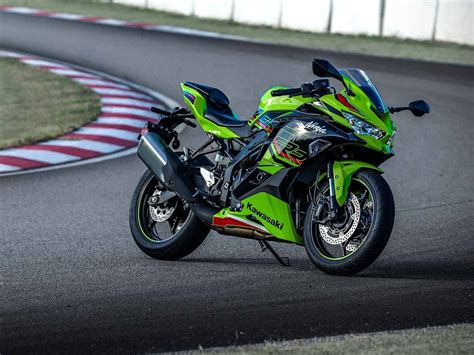 Kawasaki’s Miniature Superbike: ZX-4RR | Cycle World