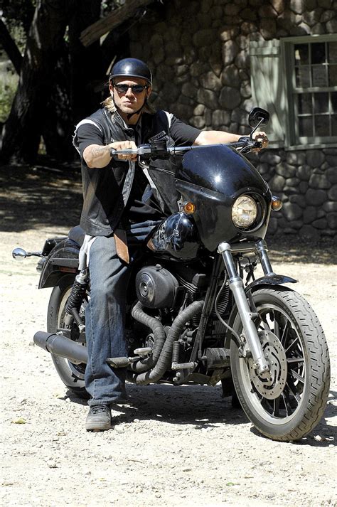 25 Pictures of Charlie Hunnam on Sons of Anarchy That Are Nothing Short ...