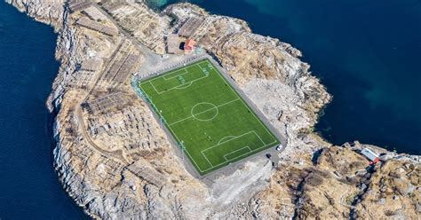 This Football Stadium in Henningsvær | Amusing Planet