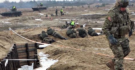 US and allies help Ukraine Army "re-tool" in troop training exercise to ...