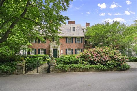 COVETED OLD CHESTNUT HILL | Massachusetts Luxury Homes | Mansions For Sale | Luxury Portfolio