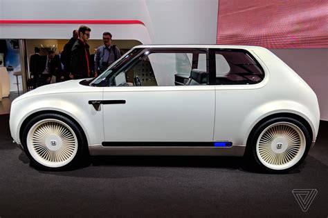 Honda’s Urban EV Concept is even more adorable in the flesh - The Verge