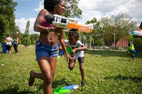 Philly water gun fight hosted to celebrate life - WHYY