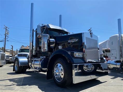 Custom 04 Kenworth W900L Single Axle Daycab! - Truck Sales Long Beach & Los Angeles