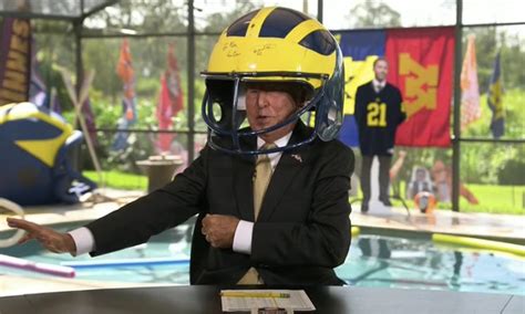 College GameDay: Lee Corso’s headgear pick for Michigan vs. Minnesota