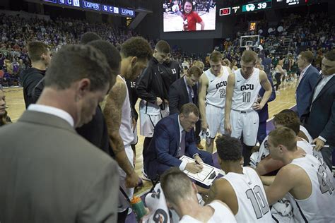 Slideshow: Men's basketball vs. Utah Valley - GCU News