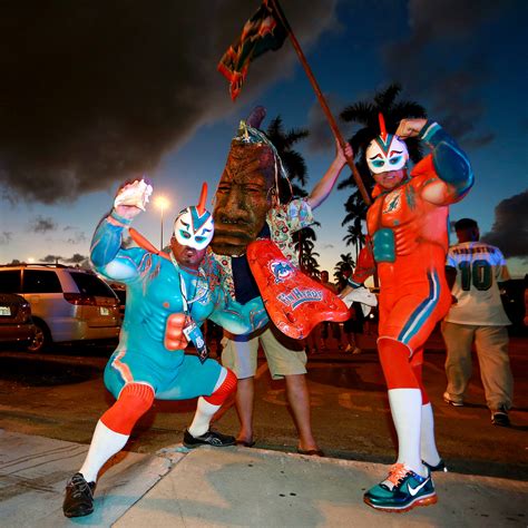 Pumped Up - NFL Halloween Costumes - ESPN