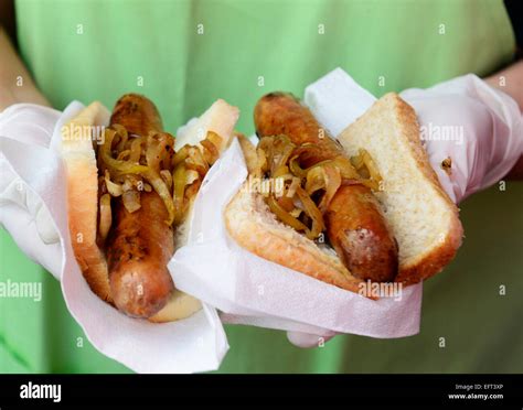 Sausage sizzle fundraiser in Australia Stock Photo: 78591262 - Alamy