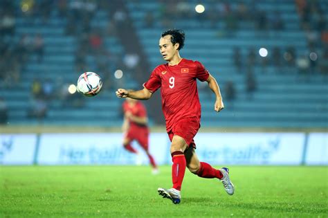 S.Korean football club bids farewell to Vietnamese striker Nguyen Van Toan | Tuoi Tre News