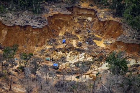 Justiça manda União retomar ações contra garimpo ilegal em TI Yanomami ...