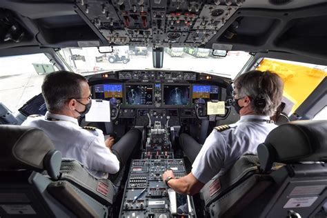 Boeing hires pilots for airlines in bid to ensure smooth comeback of 737 Max | Daily Sabah