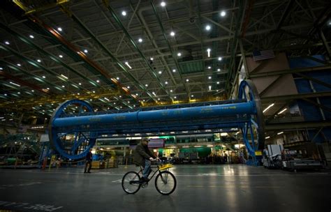 Inside Boeing Everett Factory - Indiatimes.com