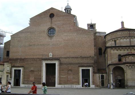 Padua Cathedral (Padua, 1754) | Structurae