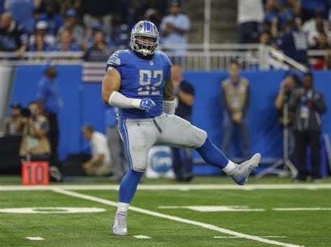 Detroit Lions' Haloti Ngata out for the season with biceps injury