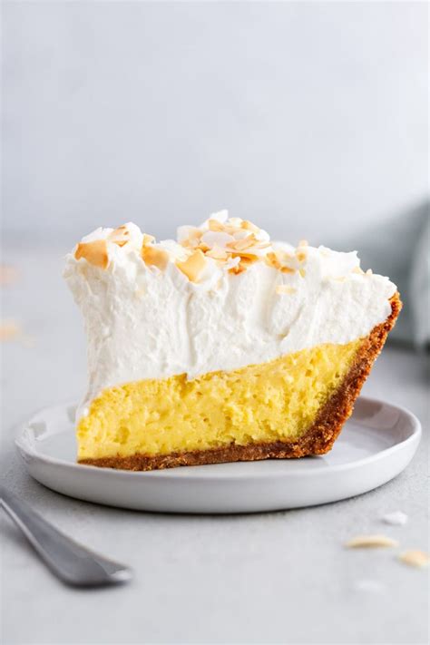 Creamy Mango Pie Recipe (in a Graham Cracker Crust)