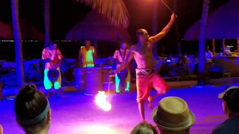 Cancun, Mexico 🇲🇽 night Intertainment 🌙 2017 - YouTube