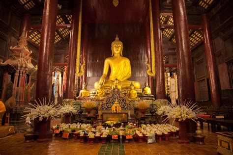 Inside Buddhist Temple | Monday, January 14th, 2013 / christina | Buddhist temples interior ...