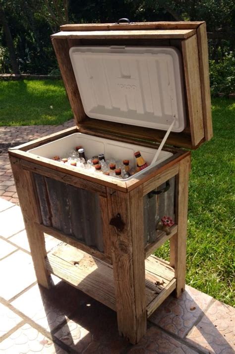 DIY Wooden Cooler: Yard Sale Find