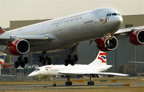 Why The Airbus A340 Has A Middle Landing Gear - Simple Flying