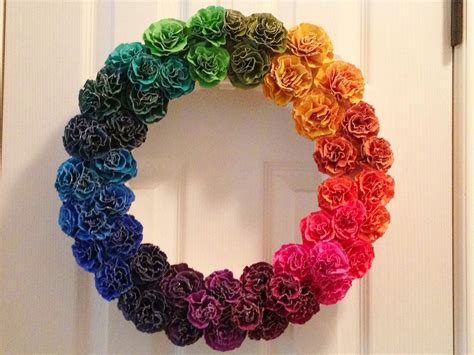 Color wheel wreath | Color wheel projects, Color wheel art, Color wheel art projects