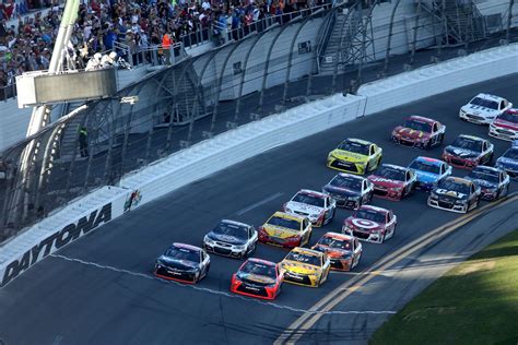 Daytona 500 live updates: Highlights, results, and news from NASCAR's biggest race - SBNation.com