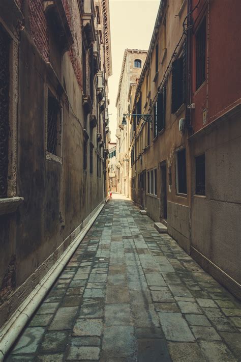 Narrow Street In Venice Free Stock Photo - Public Domain Pictures
