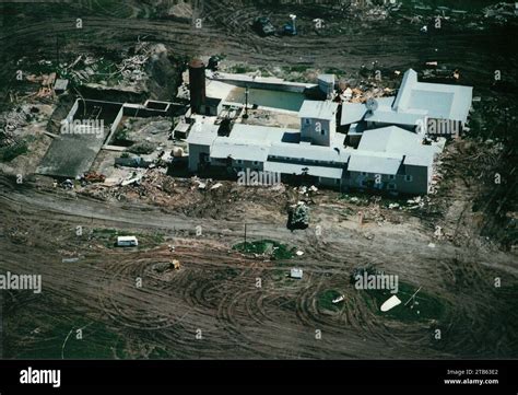 Waco Siege – Branch Davidian compound, morning of April 19 1993 Stock Photo - Alamy