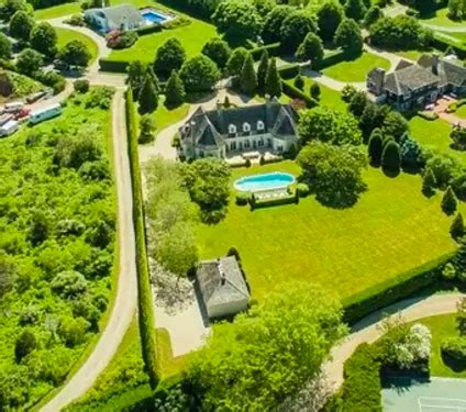 Look Inside Nick Jonas’s Hamptons Airbnb Vacation Rental | Teen Vogue