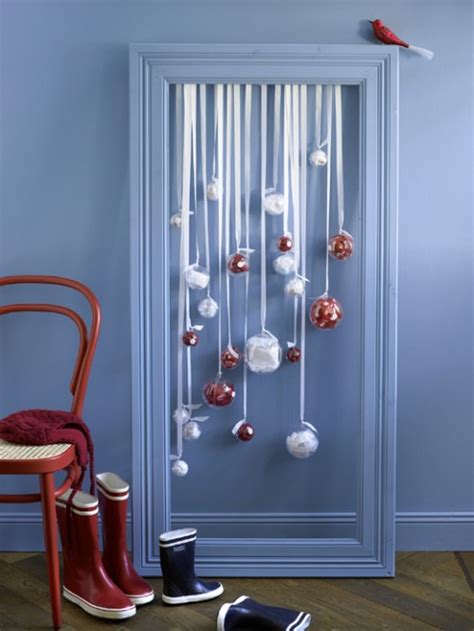 25 Cool Christmas Ornament Displays - Shelterness