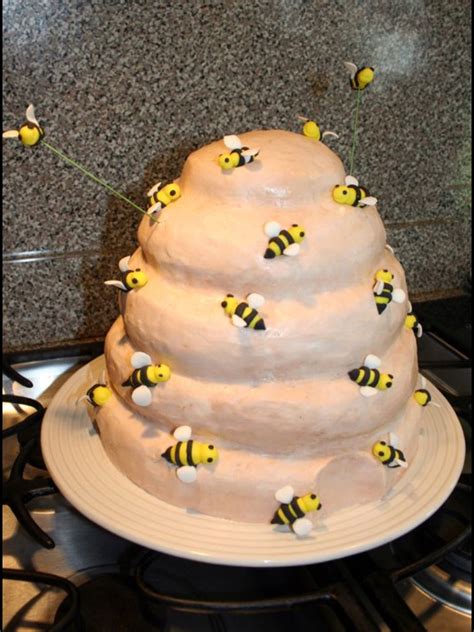 Bee hive cake | Bee hive cake, Cake, Desserts