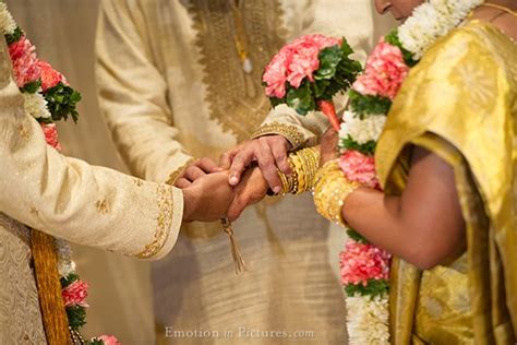 Malayalee Wedding Ceremony at Thean Hou Temple: Manika + Divya | Malayalee wedding, Wedding ...