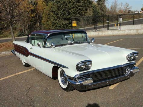 1958 PONTIAC STAR CHIEF CUSTOM 2 DOOR HARDTOP