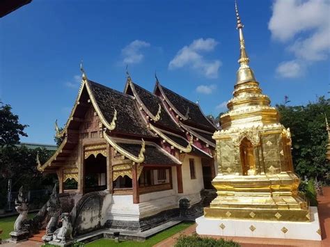 Wat Phra Singh, the home of Phra Buddha Sihing - Chiang Mai à La Carte