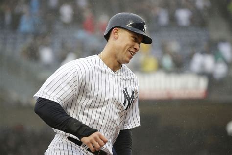 Watch: Aaron Judge hits bomb, fastest to reach 61 home runs - UPI.com