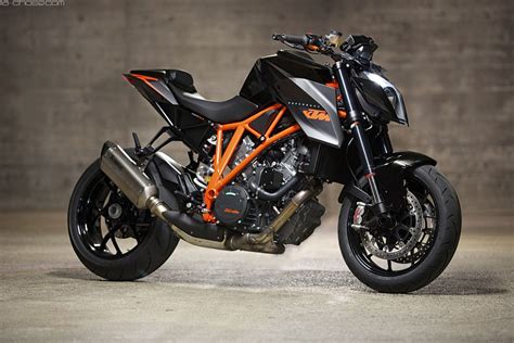 KTM Superduke 1290 R - Badass Motorcycle