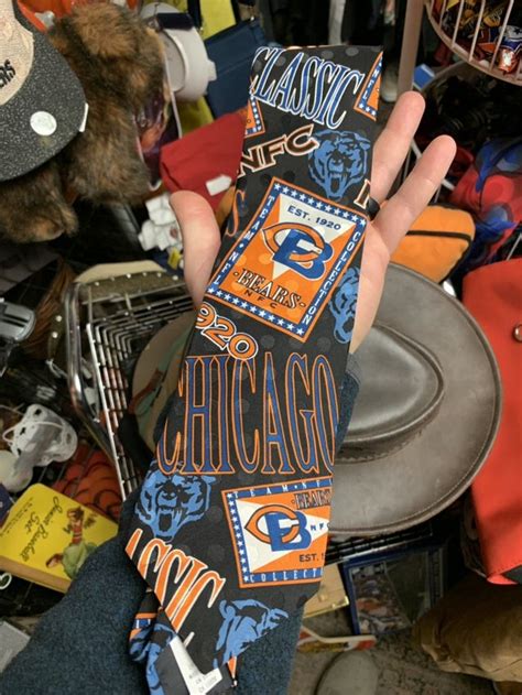 This hideous antique shop find : r/CHIBears