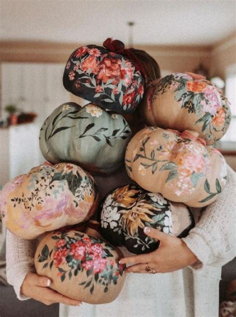 43 Beautiful Floral Pumpkin Decor Ideas - DigsDigs